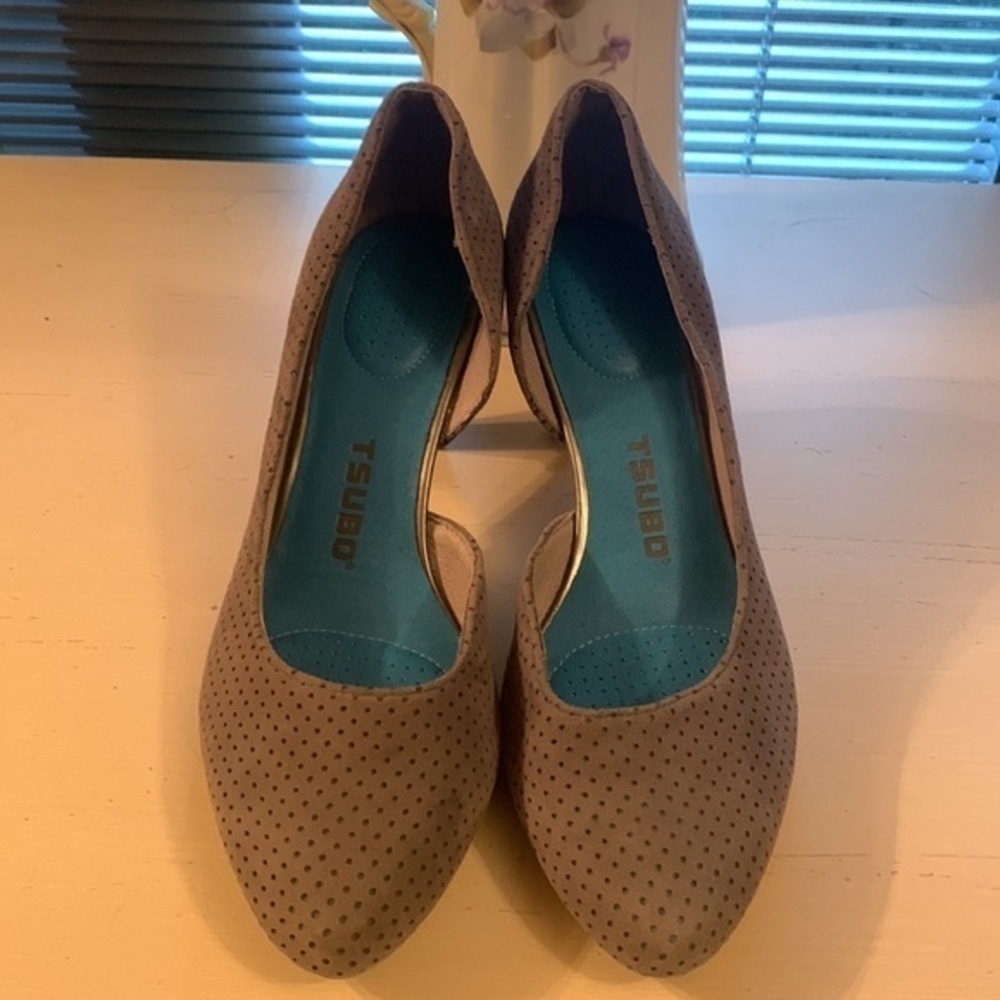 Tsubo Grey Perforated Heels - Picture 3 of 7